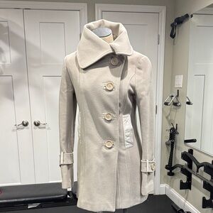 Elegant Cream Women's Coat